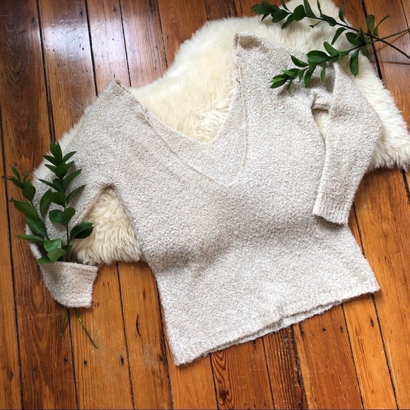 TOBI Low Cut Open V-Back Oatmeal Oversized Sweater One size - Picture 2 of 8
